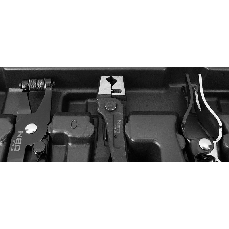 Набір інструментів Neo Tools 11-228 для роботи з проводами, шлангами та хомутами.