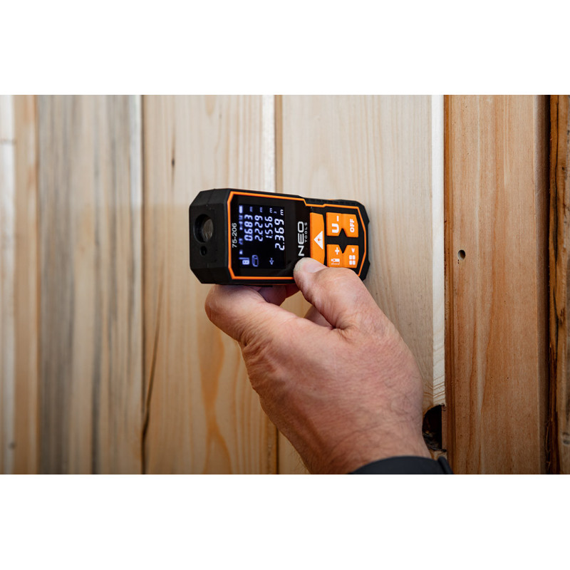 Лазерний далекомір NEO Tools 75-206, 100 м, точність ±2 мм, IP54, USB-C, професійний.
