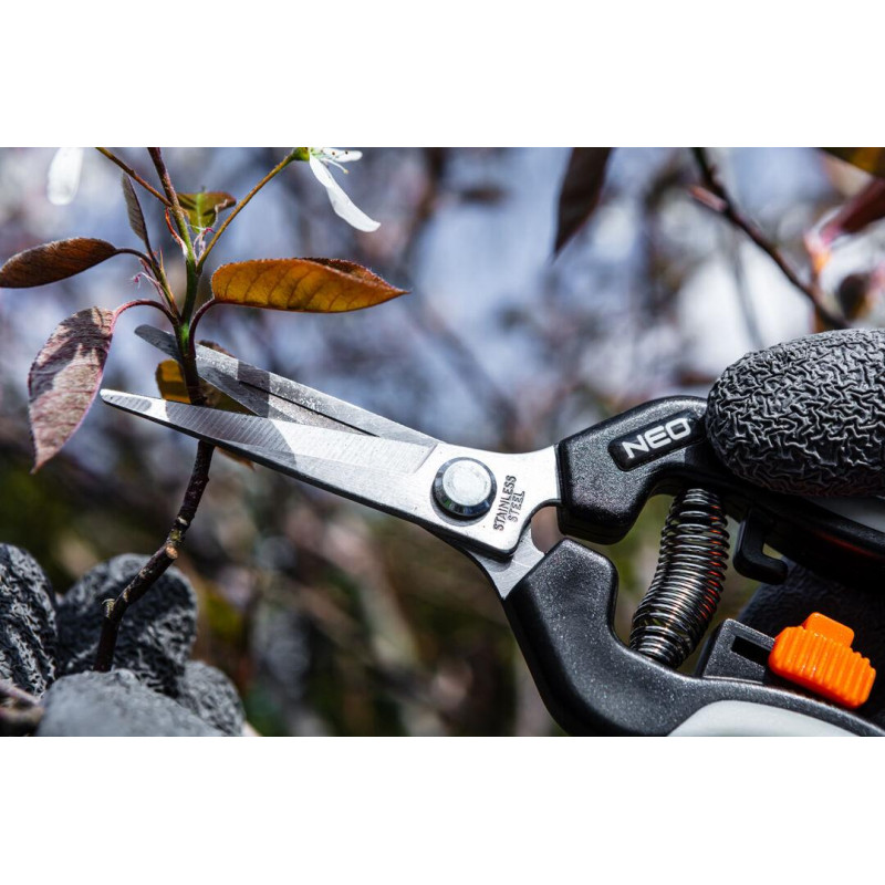 Сектор Neo Tools 185 мм, арт. 15-207 – для ніжних рослин і точної обрізки