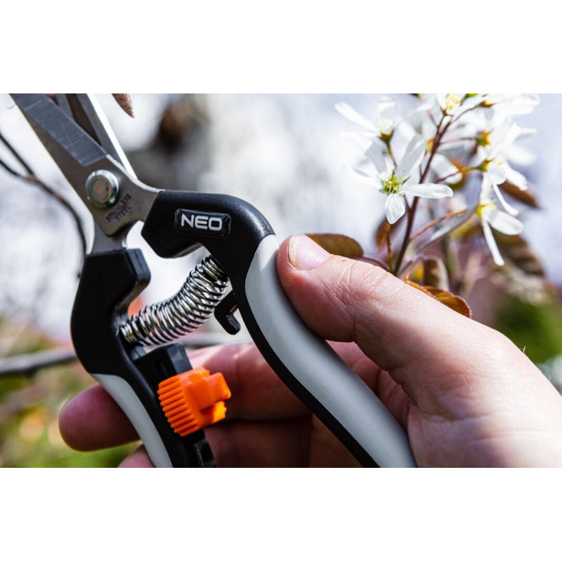 Сектор Neo Tools 185 мм, арт. 15-207 – для ніжних рослин і точної обрізки